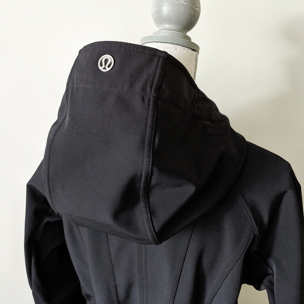 Rare Lululemon Softshell Spring Rain‎ Jacket - Picture 5 of 7